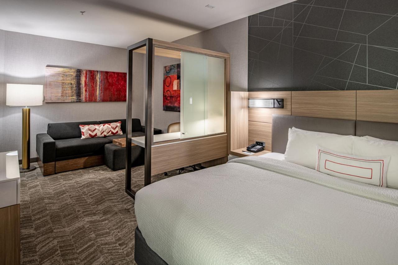 Springhill Suites Dallas Central Expressway Екстер'єр фото