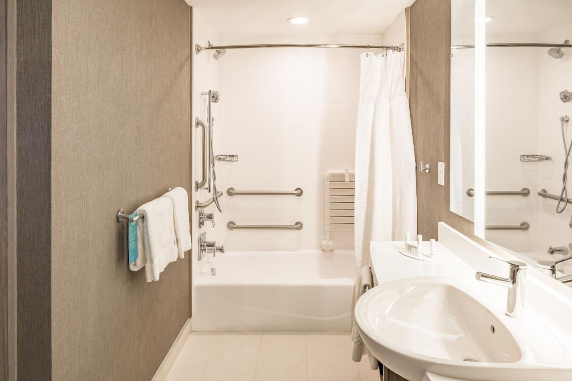 Springhill Suites Dallas Central Expressway Екстер'єр фото